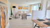 großzügiges Wohnzimmer