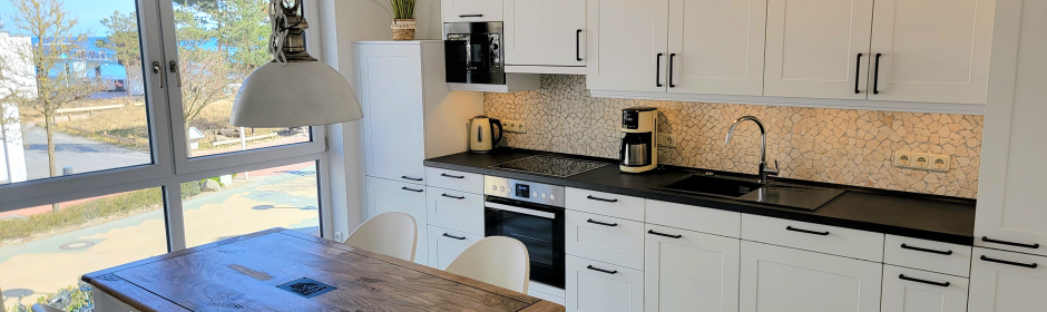 Küche mit Blick auf die Ostsee